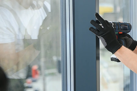 Same Day Glass Repair Car in Northwest Calgary